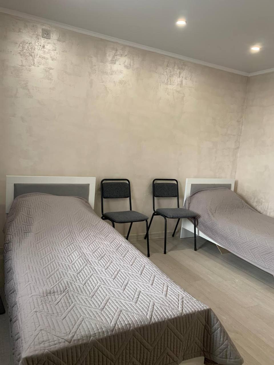 Comfort Plus Hostel Almaty Exterior photo